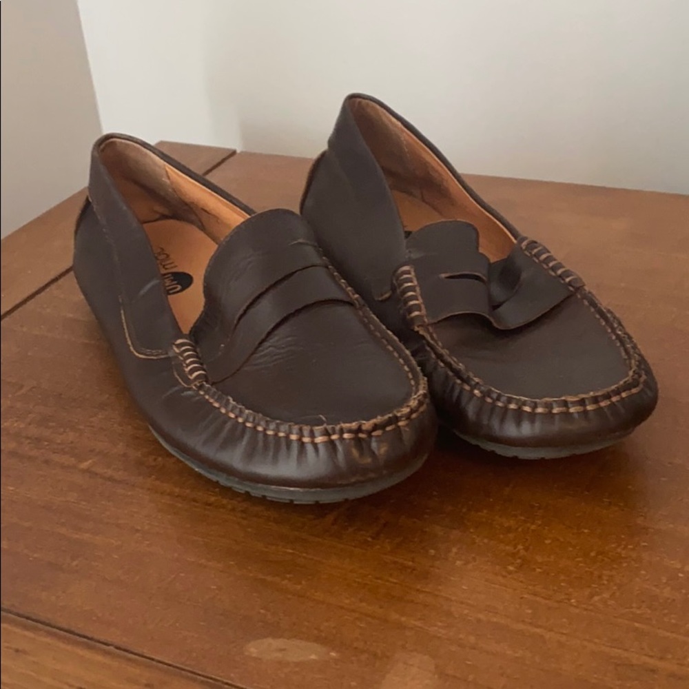 Dress shoes
